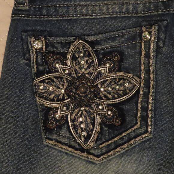 Miss Me Signature Boot Bootcut Embellished Flower Jeans Misses Size 28 - Picture 4 of 5